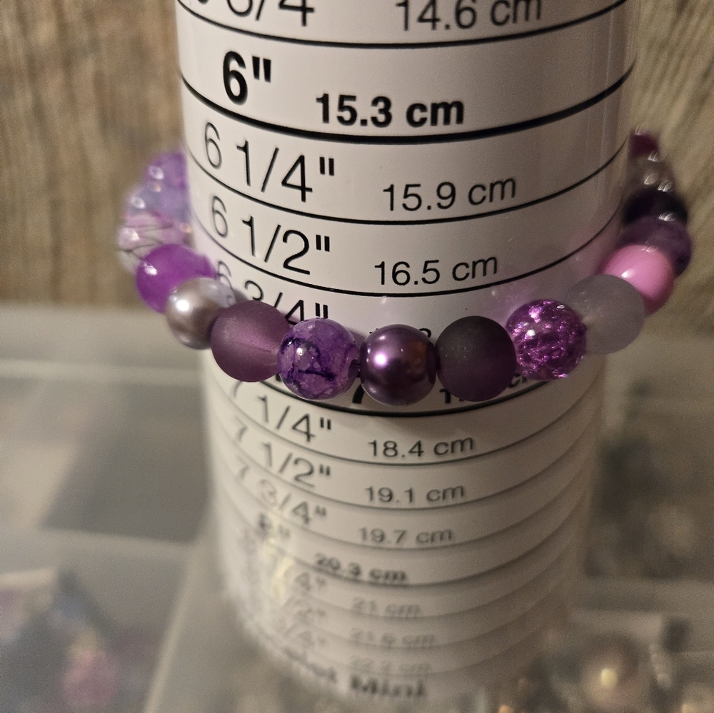 Handcrafted Stretch Bracelet with Different Shades of Pink Beads - Picture 6 of 7